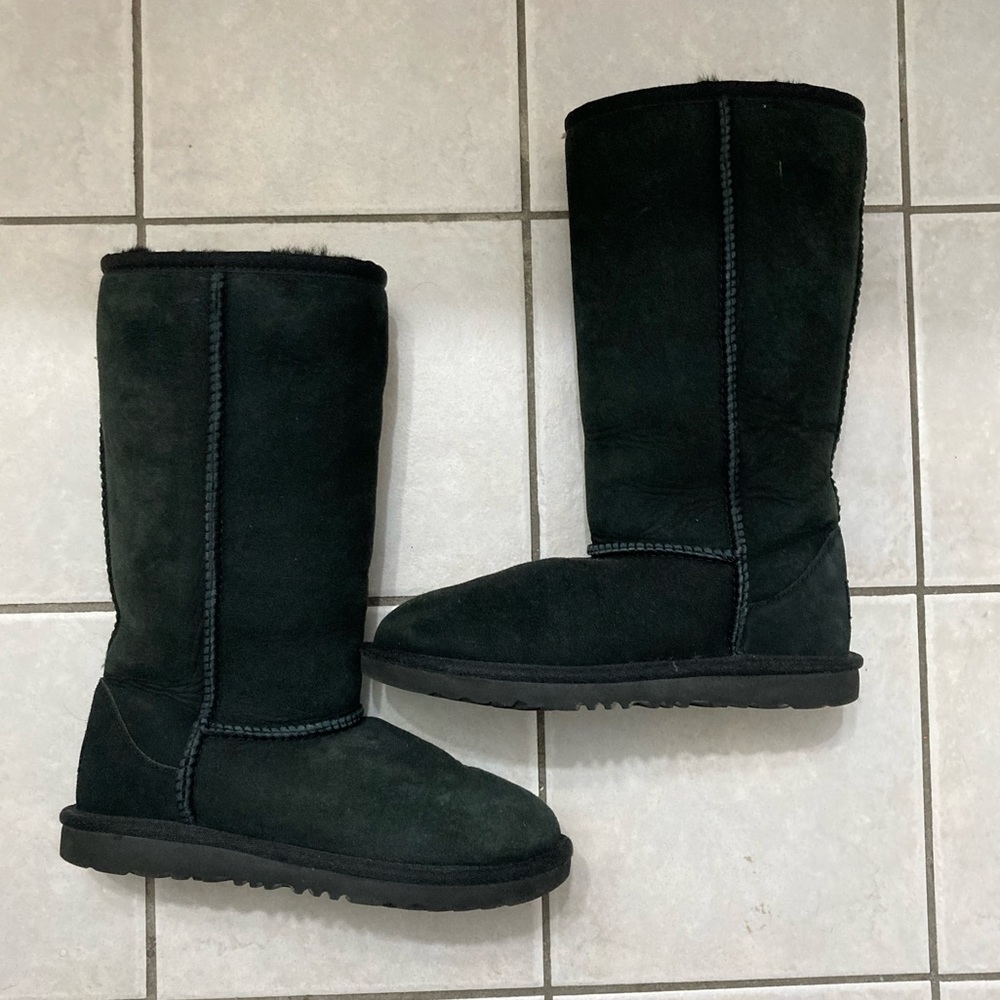 Classic UGG tall kids boot- size 2